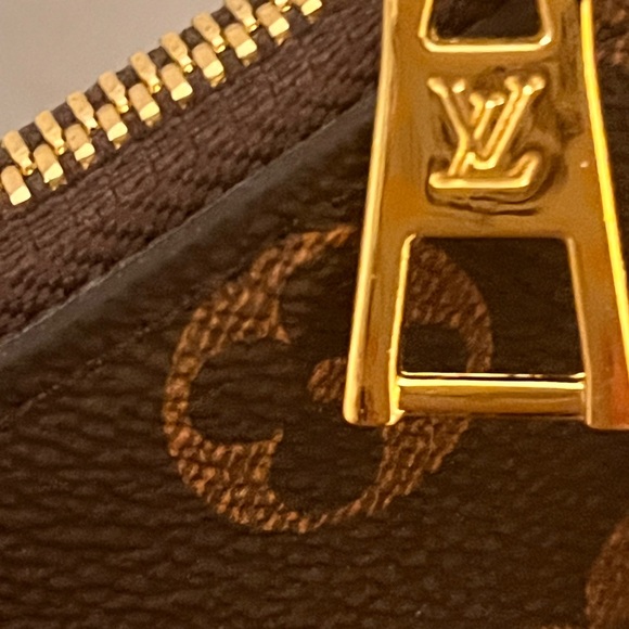 Fashion Inspired Brown Monogram Shoulder Bag: Convertable to crossbody - Picture 6 of 16